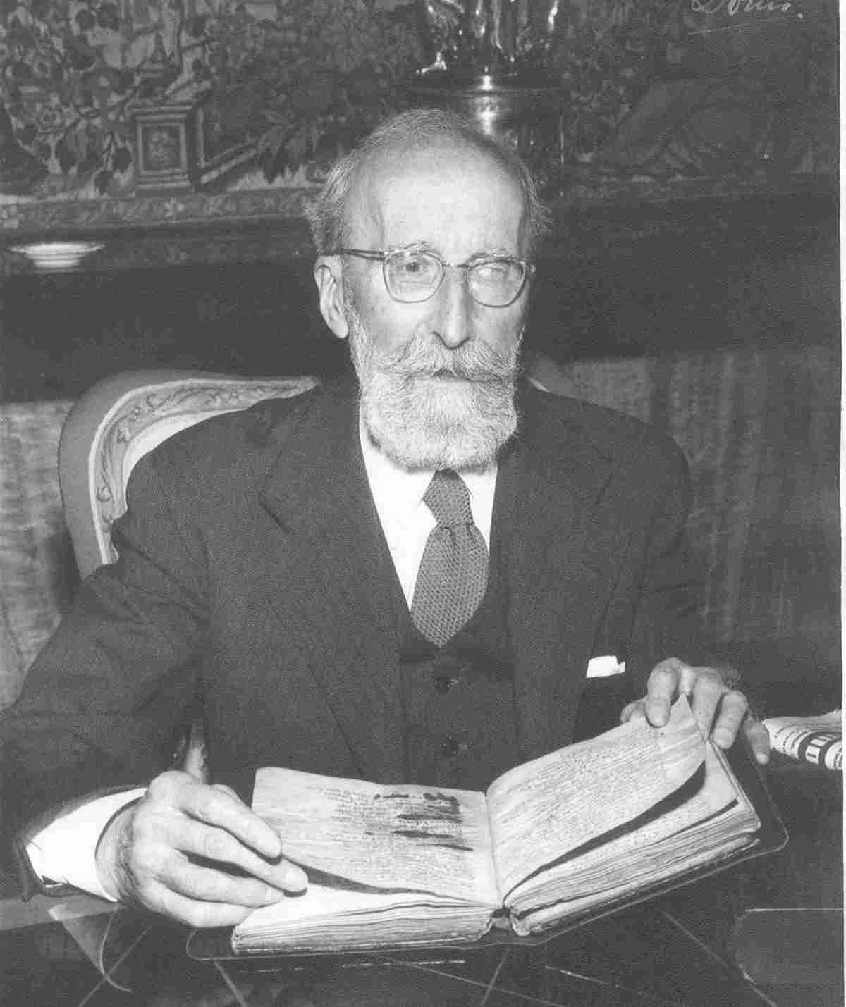 Ramón Menéndez Pidal. Acto de donación del Poema del Mio Cid al Estado